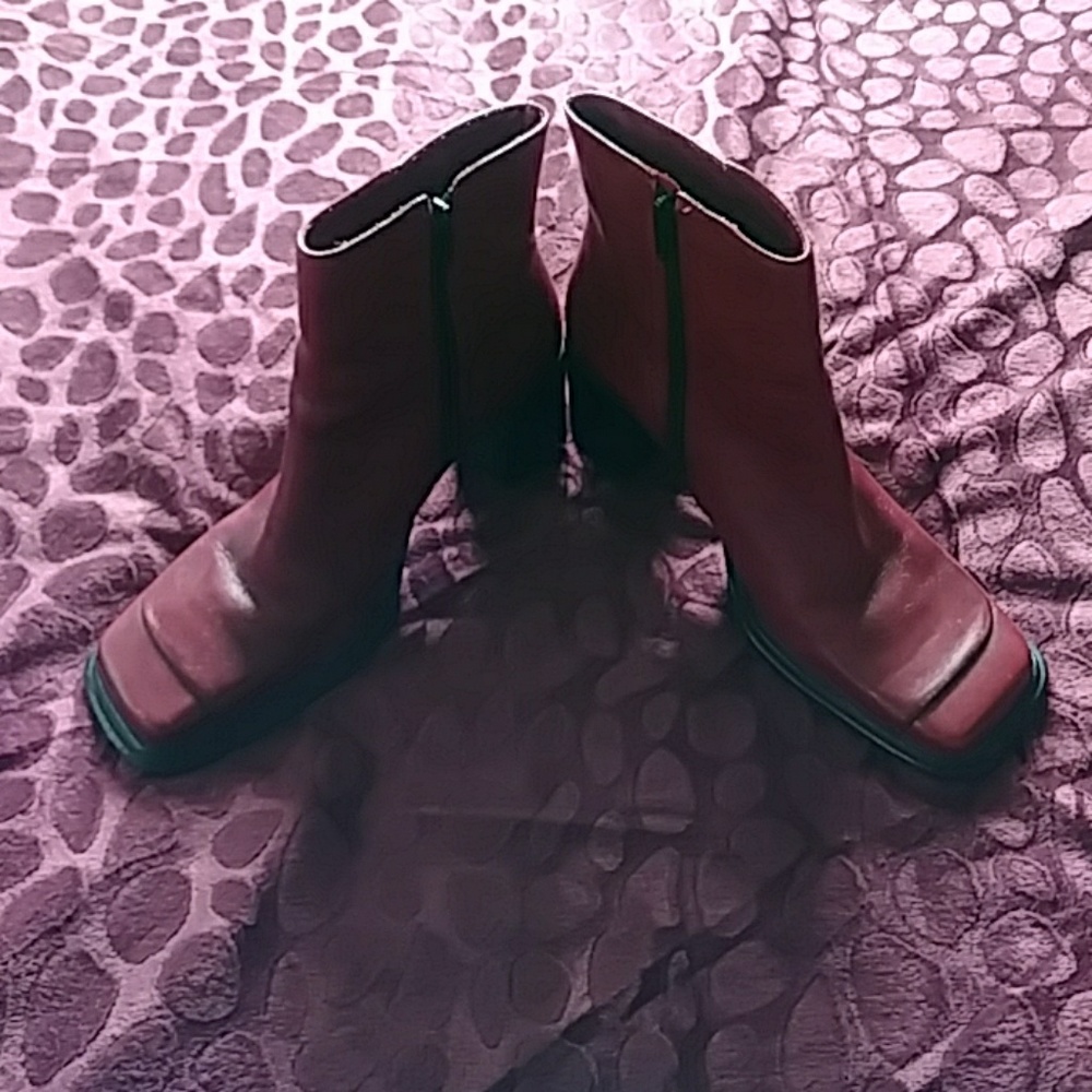 Boots - Picture 2 of 7